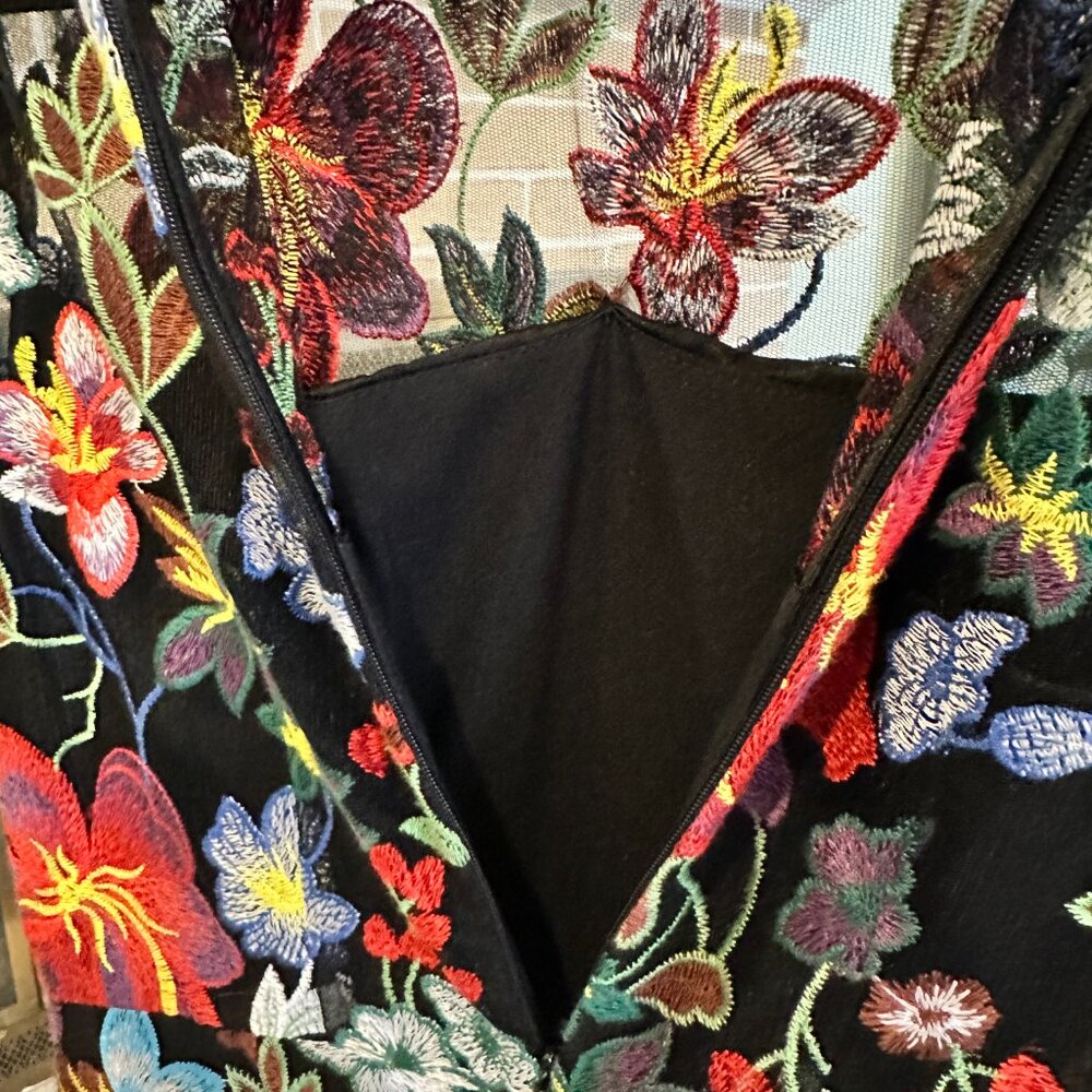 Anthropologie Vone Janine Embroidered Floral Mesh Midi Dress Size 4 - Picture 4 of 7